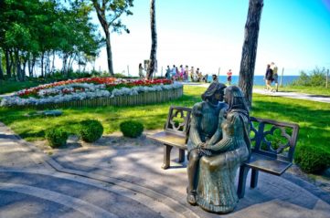 Avenue of Roses and Avenue of lovers in Rewal (EN)